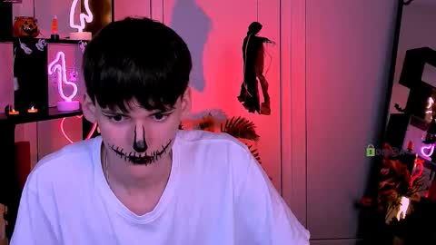 Snapshot of rico_steel chatting on 10-27-25, 08:13 Rico online show from 10-27-25, 08:13