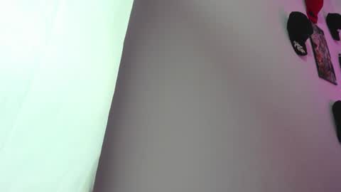 Rihanna hotx online show from 03-02-26, 03:52