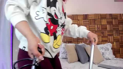 Sara online show from 10-10-25, 10:14