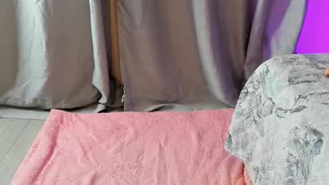 Sara online show from 10-28-25, 10:19