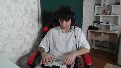 Snapshot of rik_and chatting on 12-17-24, 06:13 Rick online show from 12-17-24, 06:13