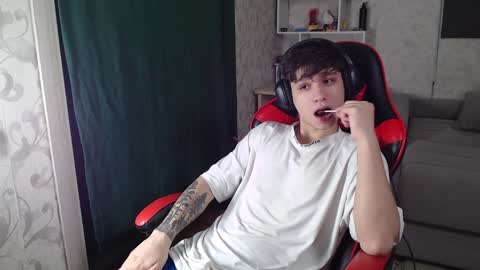 Snapshot of rik_and chatting on 12-28-24, 06:08 Rick online show from 12-28-24, 06:08