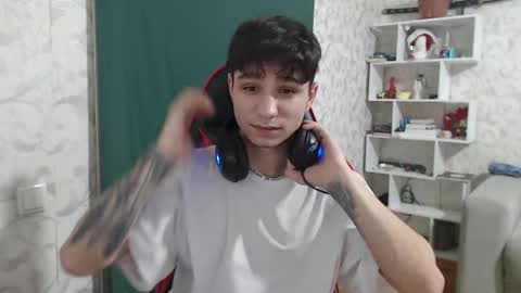 Snapshot of rik_and chatting on 02-12-25, 12:33 Rick online show from 02-12-25, 12:33