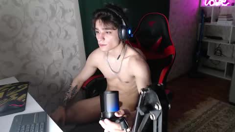 Snapshot of rik_and chatting on 03-02-25, 02:43 Rick online show from 03-02-25, 02:43