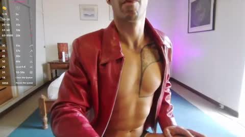 Snapshot of riley071 chatting on 03-08-25, 01:57 Riley online show from 03-08-25, 01:57