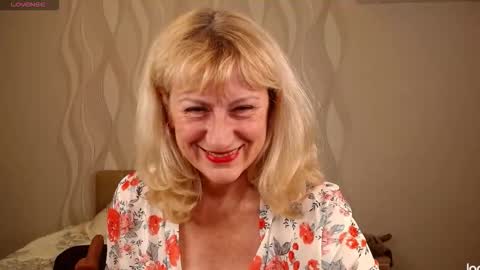 Riley online show from 10-11-25, 05:33