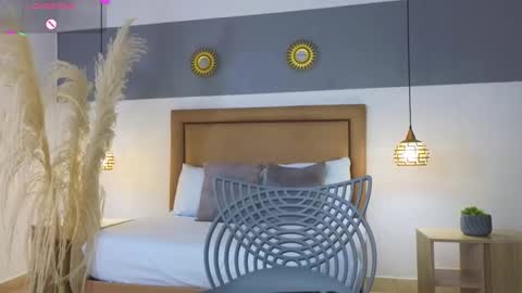 Riley Sierra online show from 03-11-25, 12:39