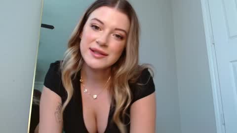 Snapshot of rileydepp chatting on 12-30-24, 08:15 riley depp online show from 12-30-24, 08:15