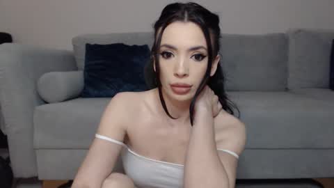 RileyEve online show from 12-18-25, 04:40