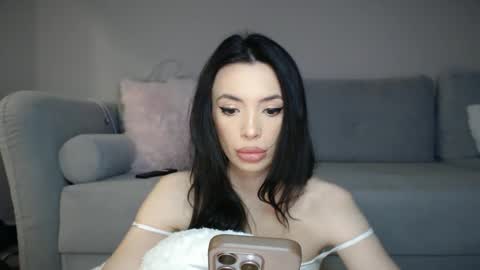 Snapshot of rileyeve chatting on 01-08-26, 12:24 RileyEve online show from 01-08-26, 12:24