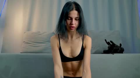 Snapshot of rinacain chatting on 11-10-25, 04:44 RINA online show from 11-10-25, 04:44