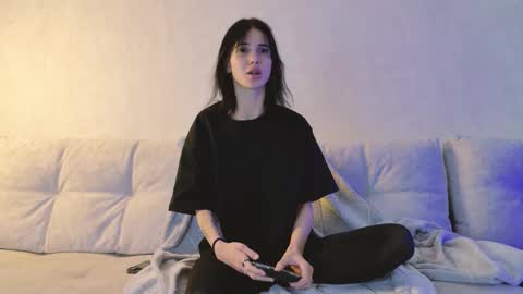 Snapshot of rinacain chatting on 11-21-25, 10:36 RINA online show from 11-21-25, 10:36