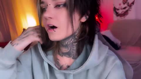   DianaBrite            fansl y online show from 03-25-26, 05:19