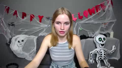 Snapshot of ritakiskis chatting on 10-20-25, 08:09 ritakiskis online show from 10-20-25, 08:09