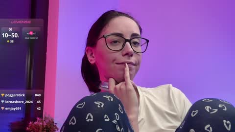 Snapshot of ritasunset chatting on 01-09-25, 09:16 Miss Rita online show from 01-09-25, 09:16