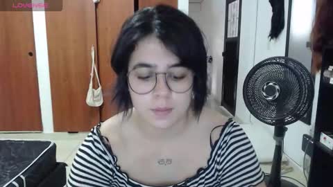 PeachSalinger online show from 09-10-25, 04:07