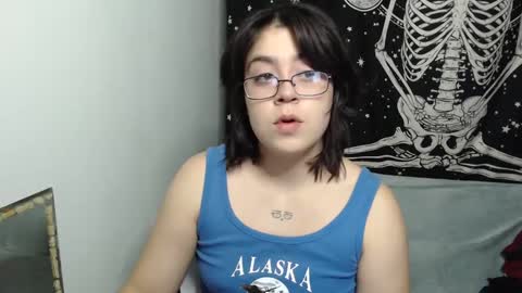 PeachSalinger online show from 09-23-25, 08:39