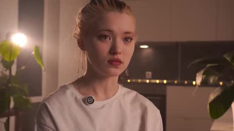 Snapshot of rivagosnell chatting on 02-19-26, 04:25 Akemi online show from 02-19-26, 04:25