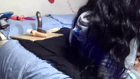 Snapshot of riversaint chatting on 01-12-25, 03:14 River Saint online show from 01-12-25, 03:14