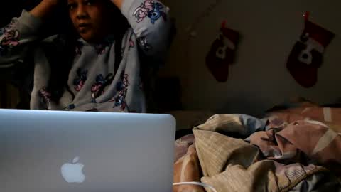 Snapshot of riversaint chatting on 01-19-25, 01:22 River Saint online show from 01-19-25, 01:22