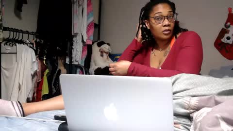 Snapshot of riversaint chatting on 02-14-25, 07:23 River Saint online show from 02-14-25, 07:23