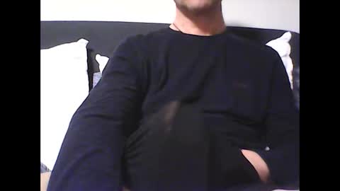 Snapshot of rjppn548604 chatting on 12-18-25, 01:22 Wednesday morning online show from 12-18-25, 01:22