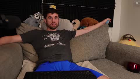 Ryan aka KeylimeRy online show from 11-17-25, 09:04