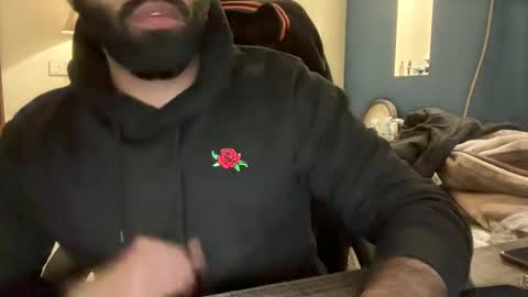 Snapshot of roamexotic chatting on 12-24-24, 11:44 roamexotic online show from 12-24-24, 11:44