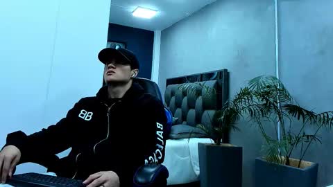 Roan Birkin online show from 01-08-26, 07:38