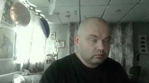 rob18997 online show from 11-04-25, 09:08