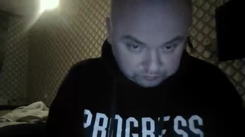 rob18997 online show from 11-19-25, 04:40