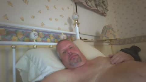 Snapshot of rob9271963 chatting on 01-01-25, 05:22 Rob online show from 01-01-25, 05:22