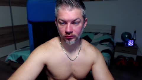 Snapshot of robbyshawz chatting on 01-07-25, 08:45 robbyshawz online show from 01-07-25, 08:45