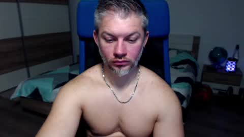 Snapshot of robbyshawz chatting on 01-10-25, 11:33 robbyshawz online show from 01-10-25, 11:33