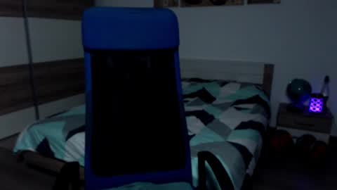 Snapshot of robbyshawz chatting on 01-12-25, 08:36 robbyshawz online show from 01-12-25, 08:36