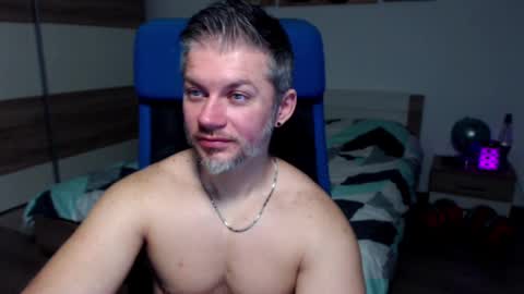 Snapshot of robbyshawz chatting on 01-17-25, 11:27 robbyshawz online show from 01-17-25, 11:27