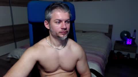 Snapshot of robbyshawz chatting on 01-31-25, 09:48 robbyshawz online show from 01-31-25, 09:48