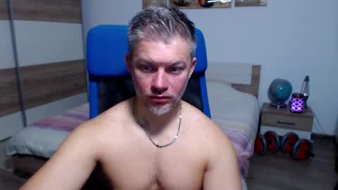 Snapshot of robbyshawz chatting on 09-21-25, 04:58 robbyshawz online show from 09-21-25, 04:58