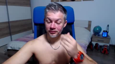 Snapshot of robbyshawz chatting on 09-30-25, 05:01 robbyshawz online show from 09-30-25, 05:01