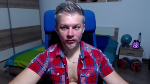 Snapshot of robbyshawz chatting on 10-04-25, 04:32 robbyshawz online show from 10-04-25, 04:32