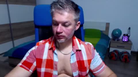 Snapshot of robbyshawz chatting on 10-05-25, 04:44 robbyshawz online show from 10-05-25, 04:44