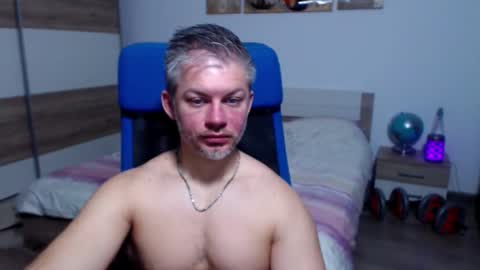 Snapshot of robbyshawz chatting on 11-22-25, 08:02 robbyshawz online show from 11-22-25, 08:02