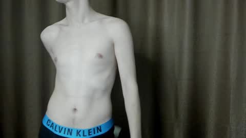 robert10211 online show from 12-04-24, 08:29