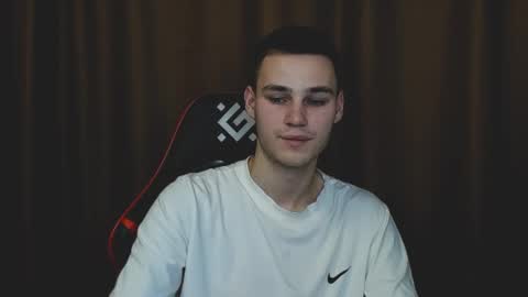 robert10211 online show from 12-25-24, 06:19