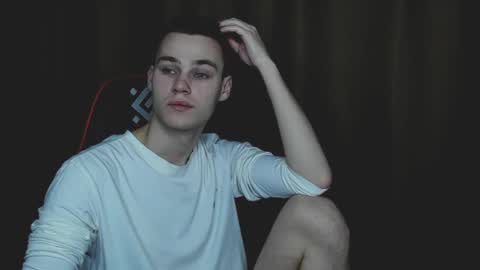 robert10211 online show from 12-27-24, 05:59