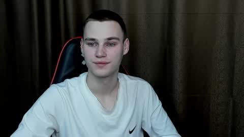 robert10211 online show from 01-09-25, 06:57