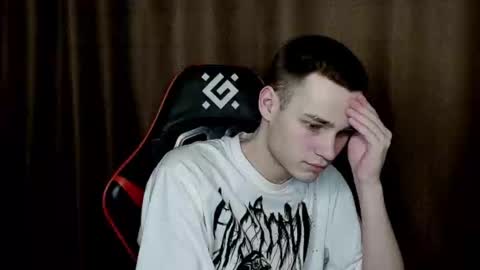 robert10211 online show from 02-13-25, 07:21