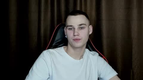 robert10211 online show from 02-18-25, 06:37