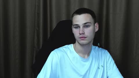 robert10211 online show from 09-12-25, 04:29