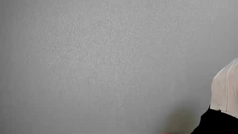 robert10211 online show from 12-02-25, 06:30